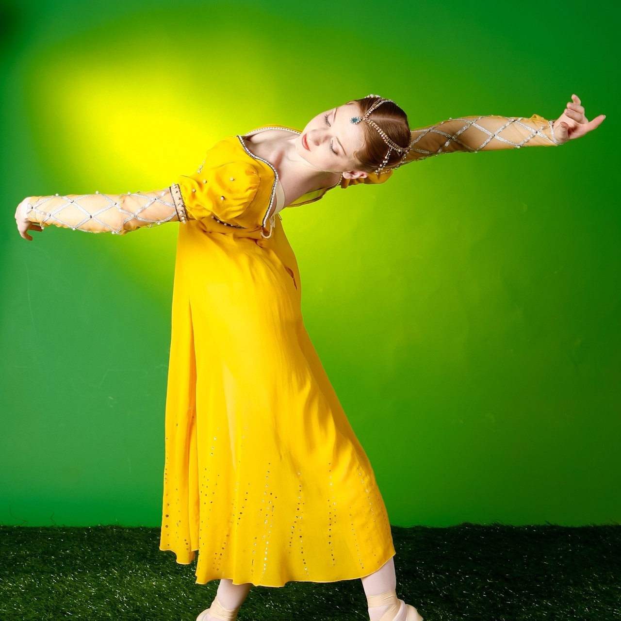 Солнечная. Fantastic-Bodies photo performance