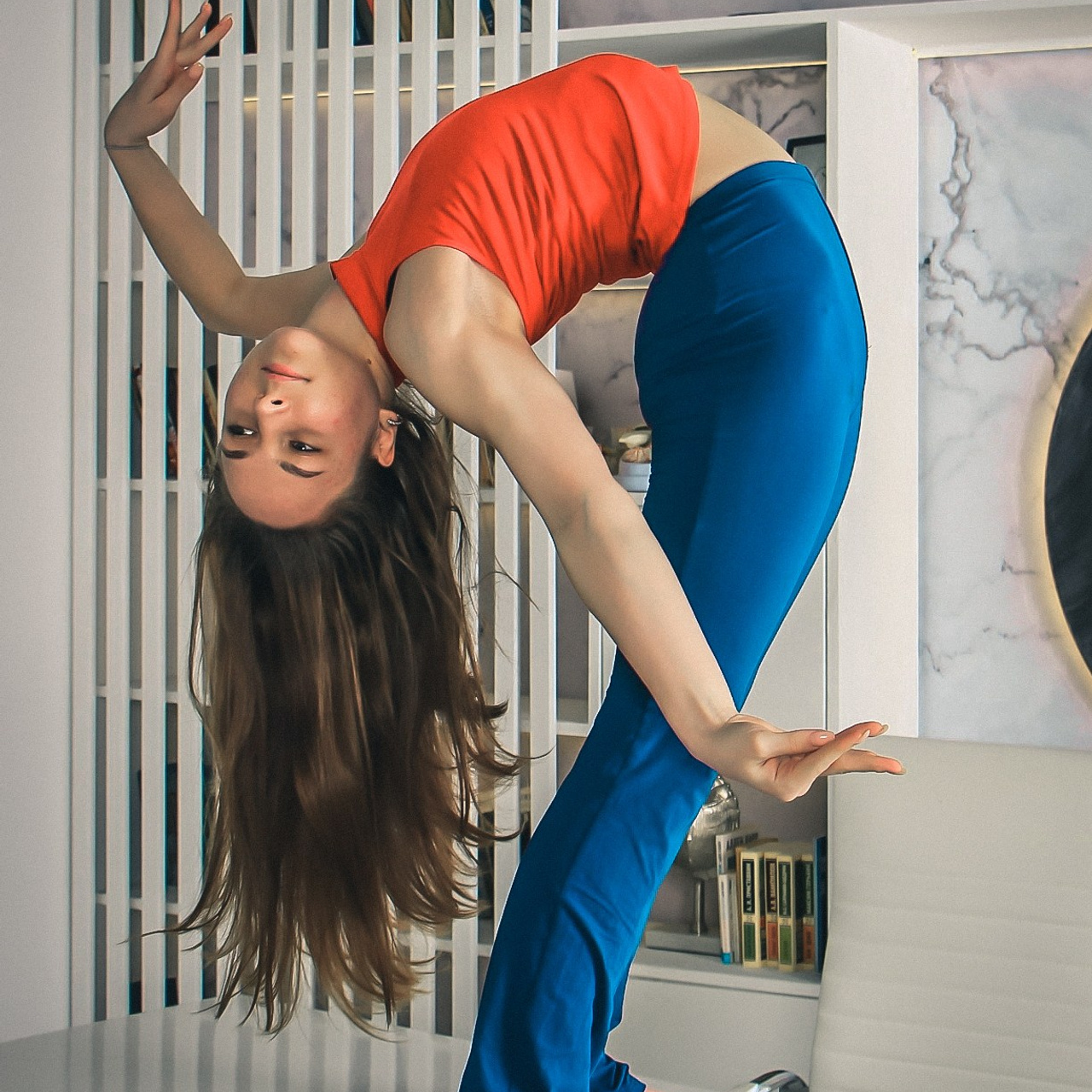 Цирковая 030. Fantastic-Bodies photo performance