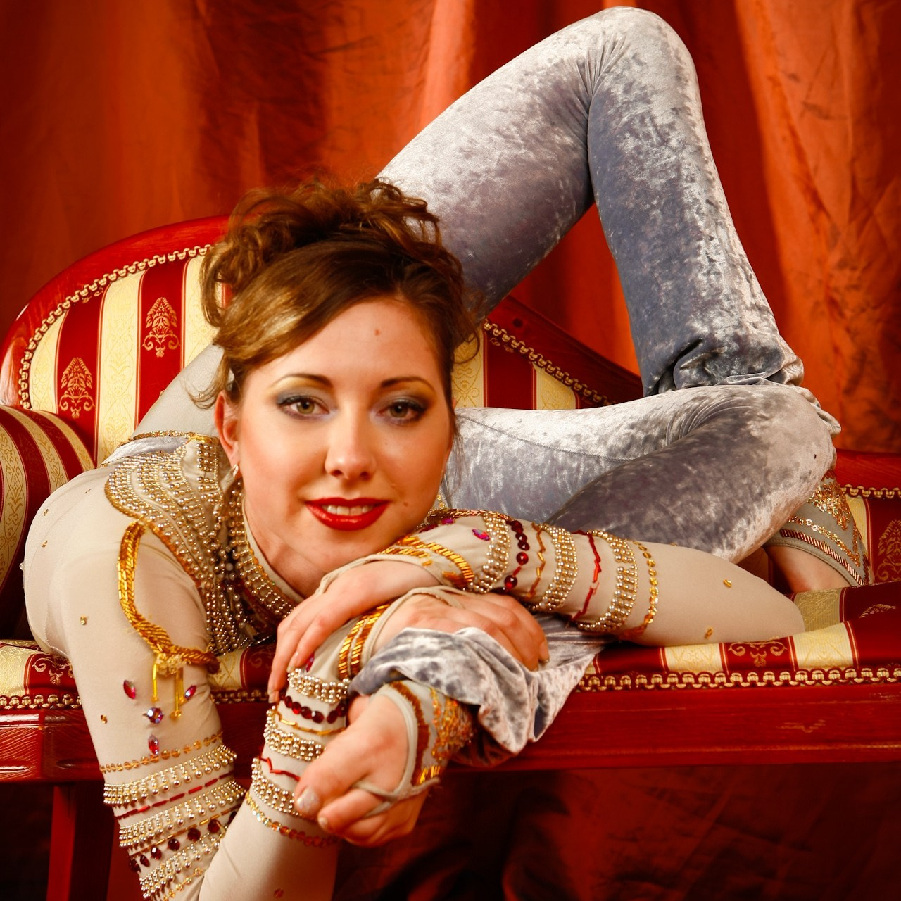 Цирковая 005