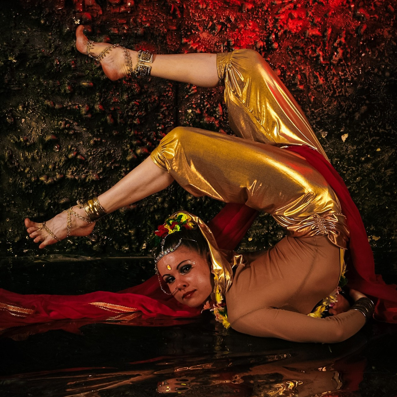 Цирковая 024. Fantastic-Bodies photo performance