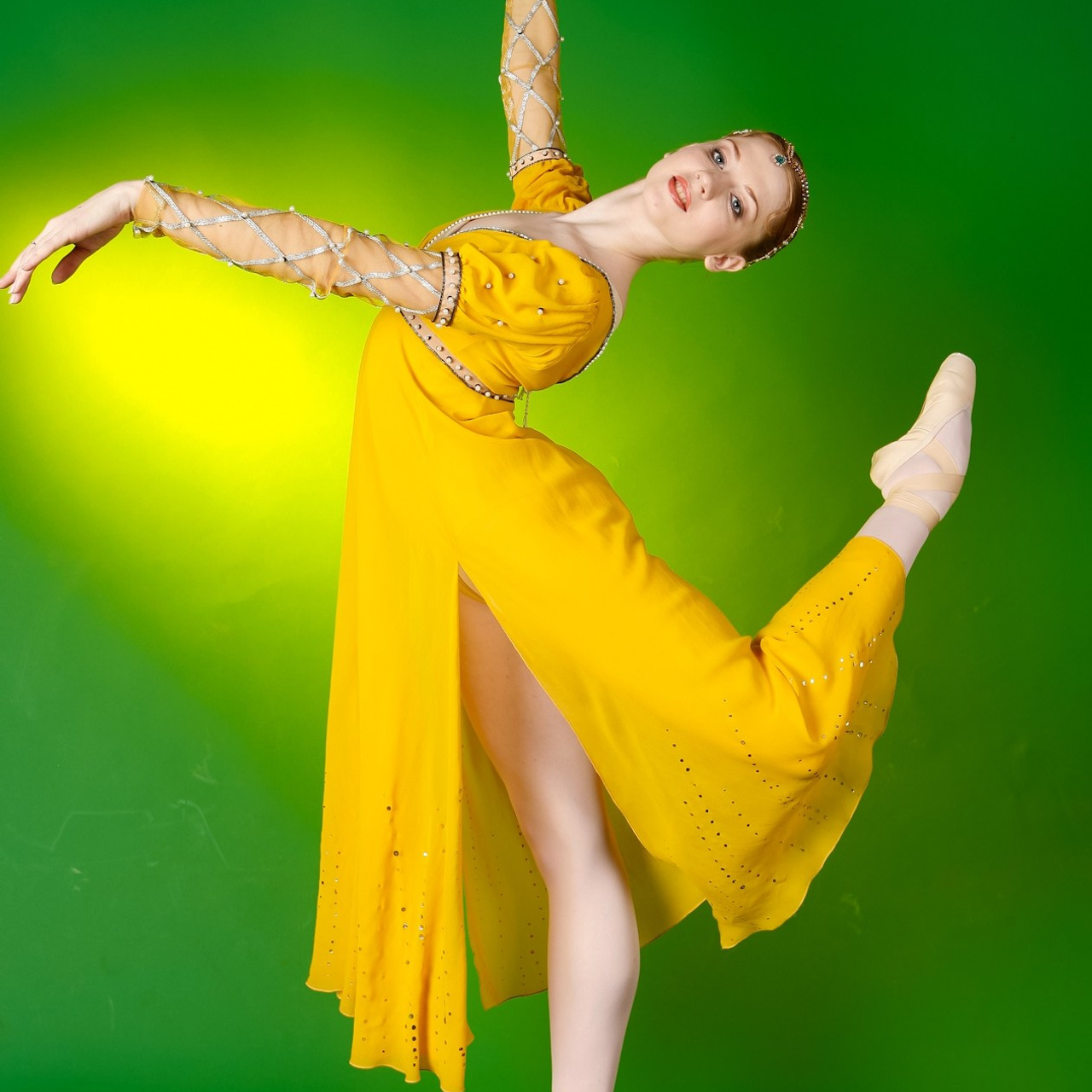 Солнечная. Fantastic-Bodies photo performance