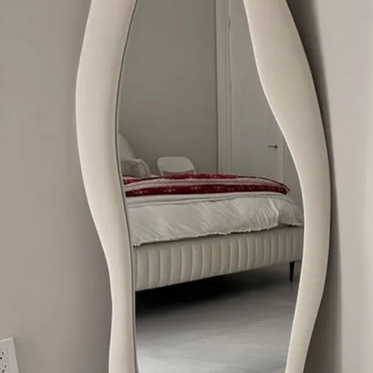 Подробнее о серии FORME. Купить premium art, интерьерные картины в интернет-магазине MONA