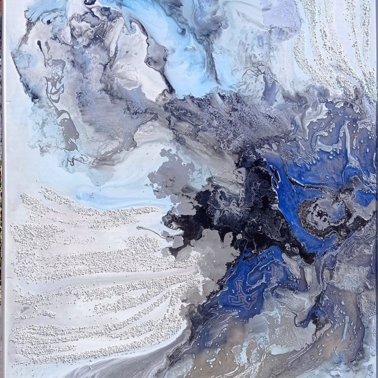 Абстракционная картина выполненная в сереневых тонах. Купить premium art, интерьерные картины в интернет-магазине MONA