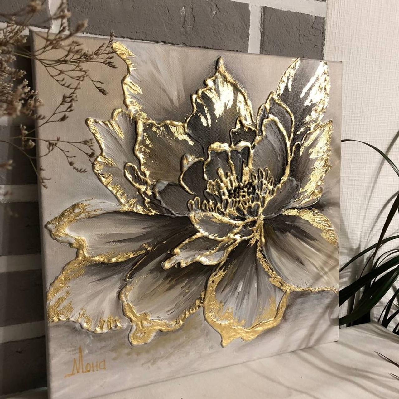 Современная картина в золотых, белых тонах для стильного интерьера. Купить premium art, интерьерные картины в интернет-магазине MONA