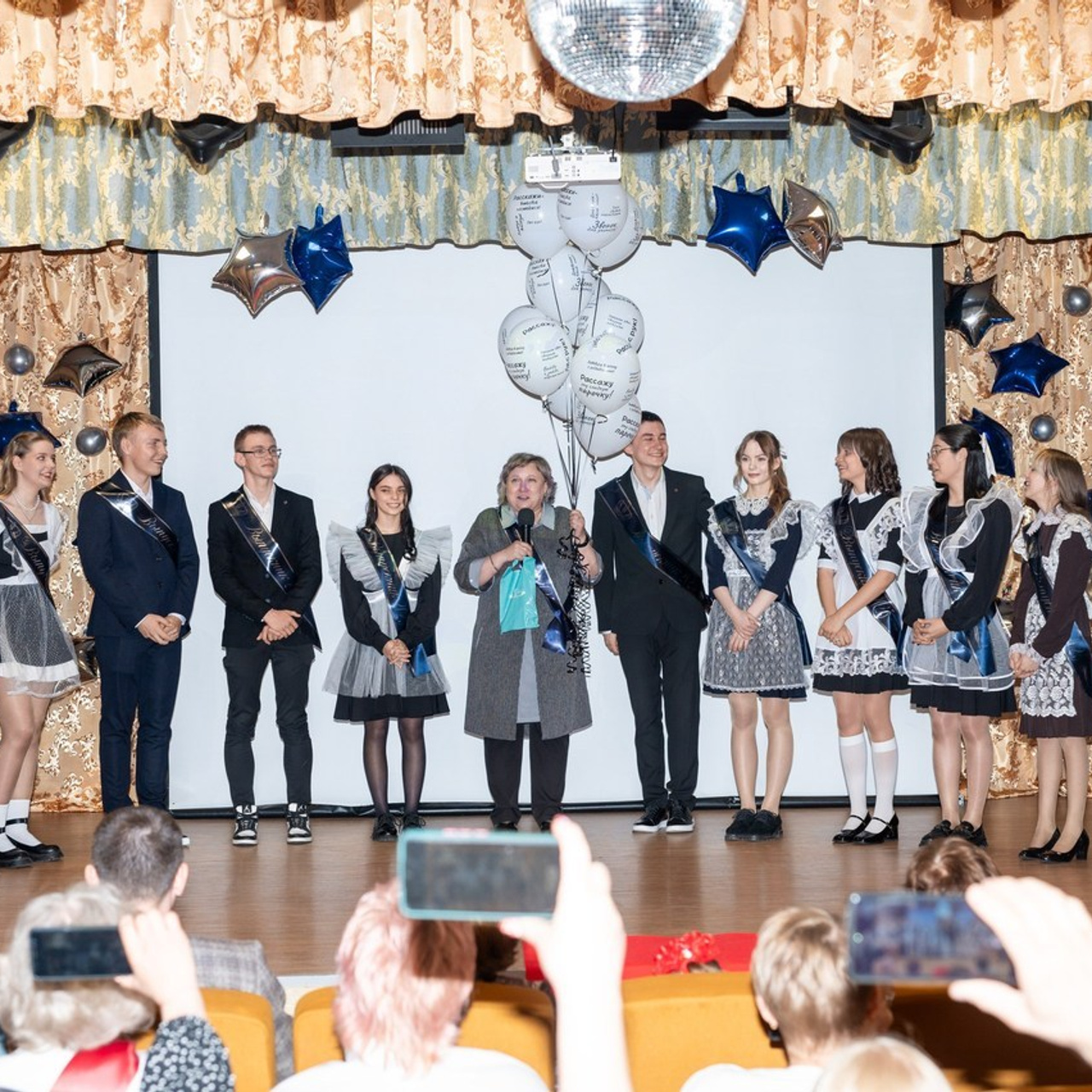 Отзывы. Школьный и свадебный фотограф в г. Бодайбо Артём Бельский