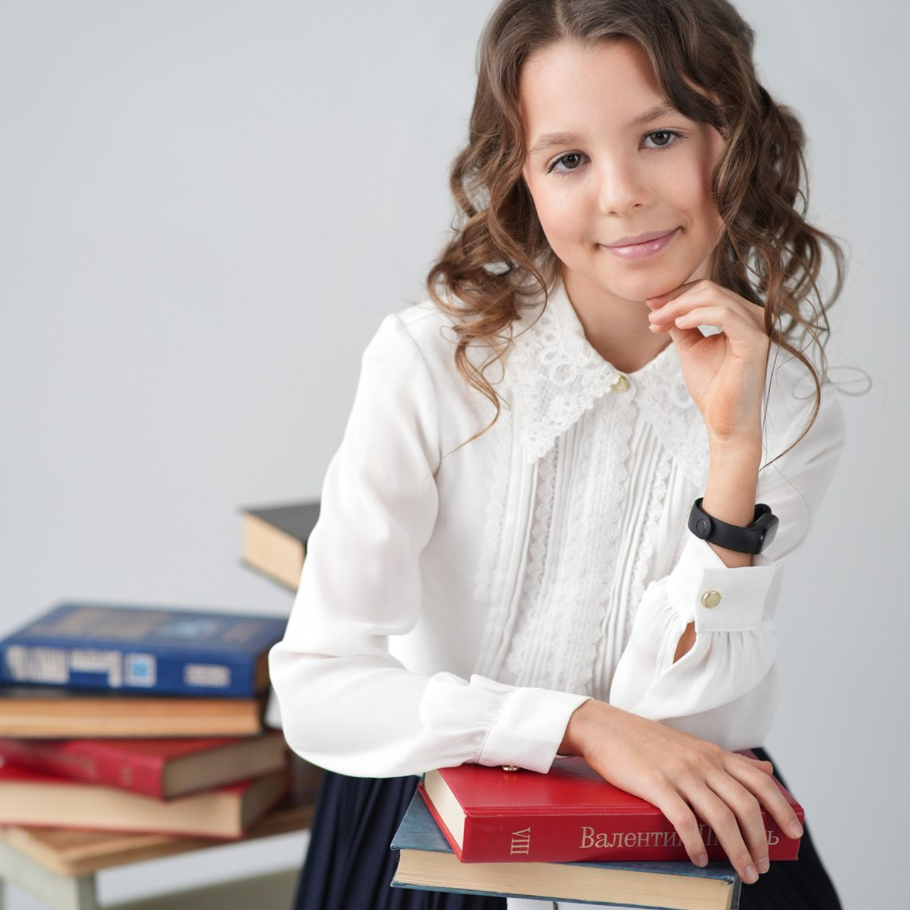 ФОТОСЕССИЯ на белом фоне с книгами