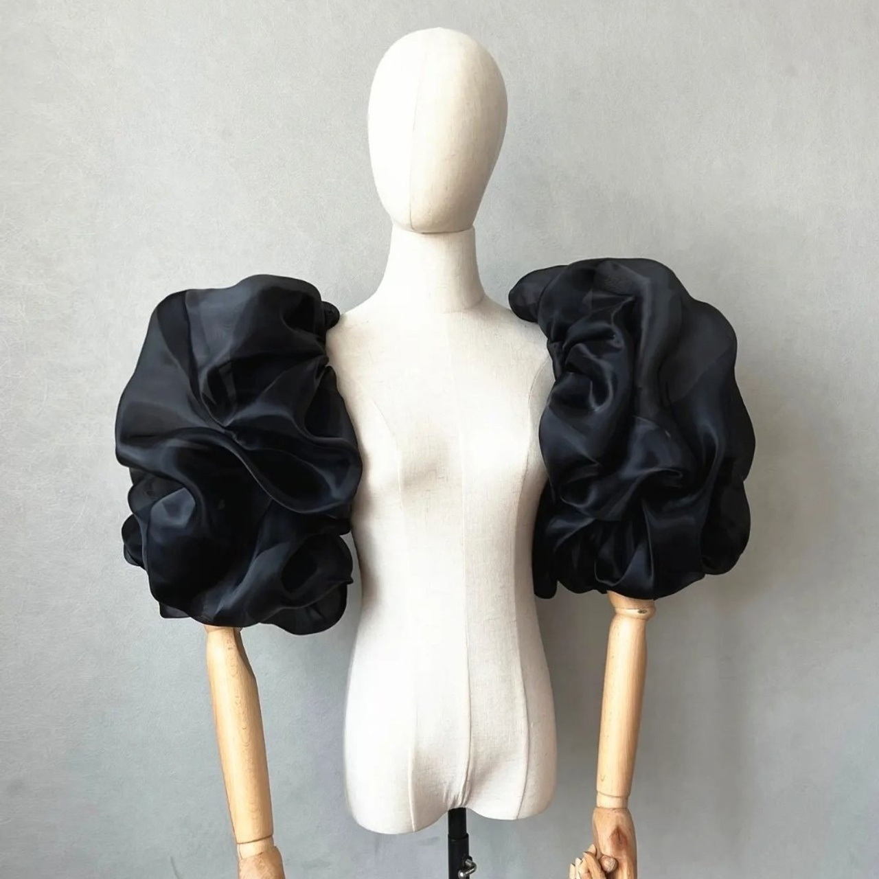 Рукава съемные,на резинке.Материал полиэстер.