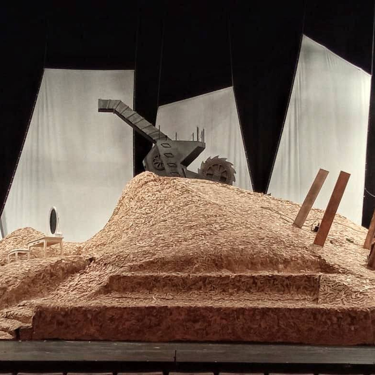 Декорации для спектакля «Лес» | МХАТ им. Горького. История занавеса. Превращаем идею в технологию