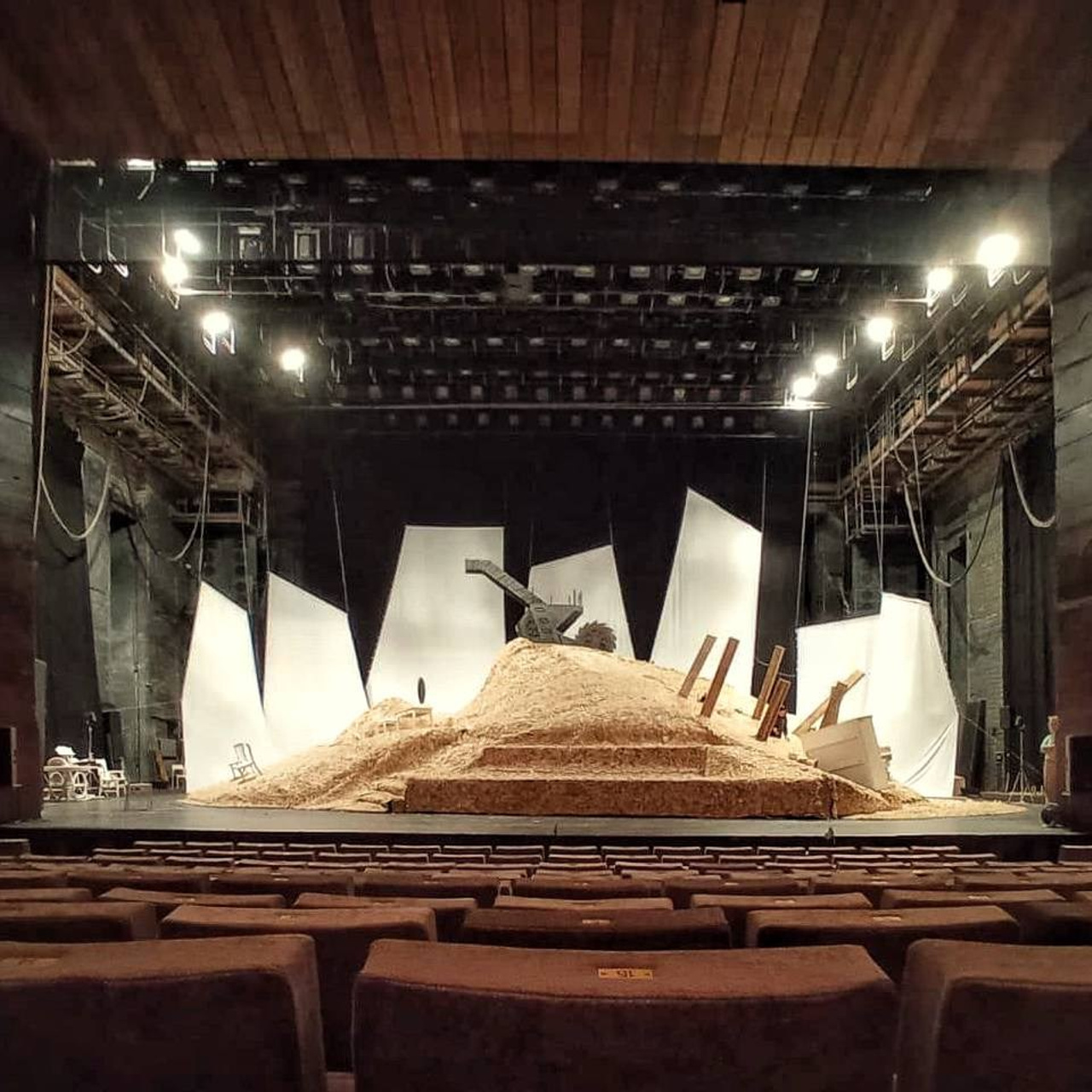 Декорации для спектакля «Лес» | МХАТ им. Горького. История занавеса. Превращаем идею в технологию