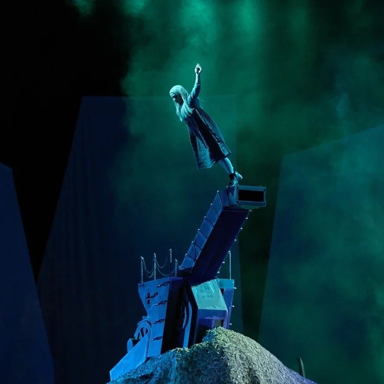 Декорации для спектакля «Лес» | МХАТ им. Горького. История занавеса. Превращаем идею в технологию