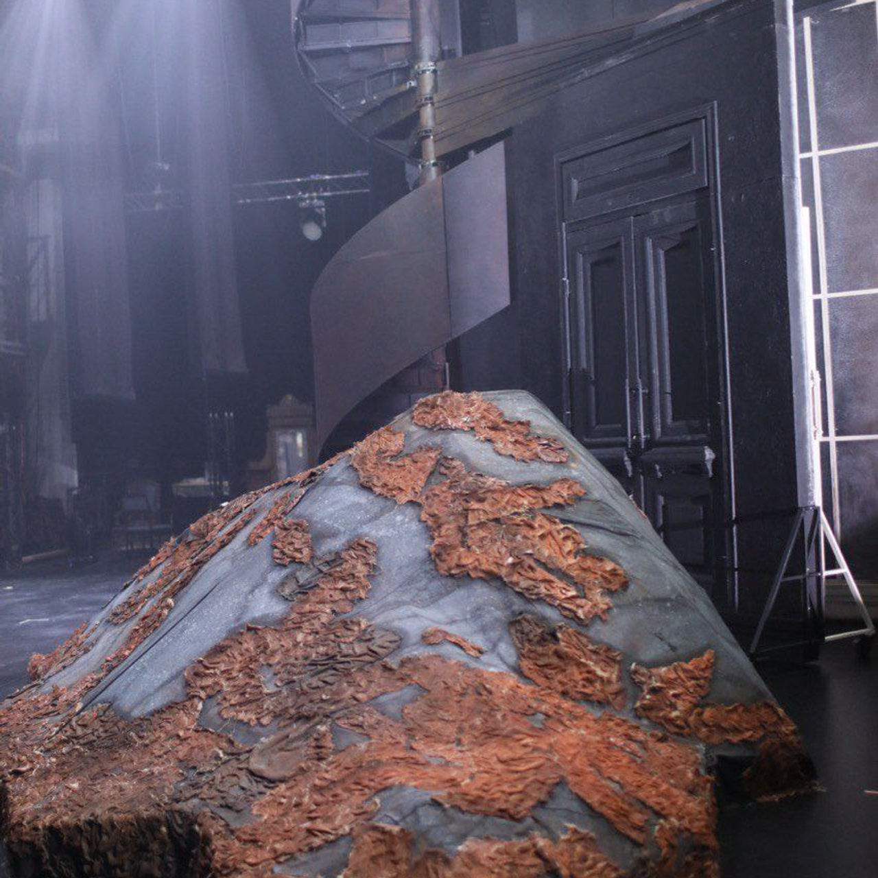 Декорации для оперы «Грозовой перевал» | Фестиваль «Херсонес». История занавеса. Превращаем идею в технологию