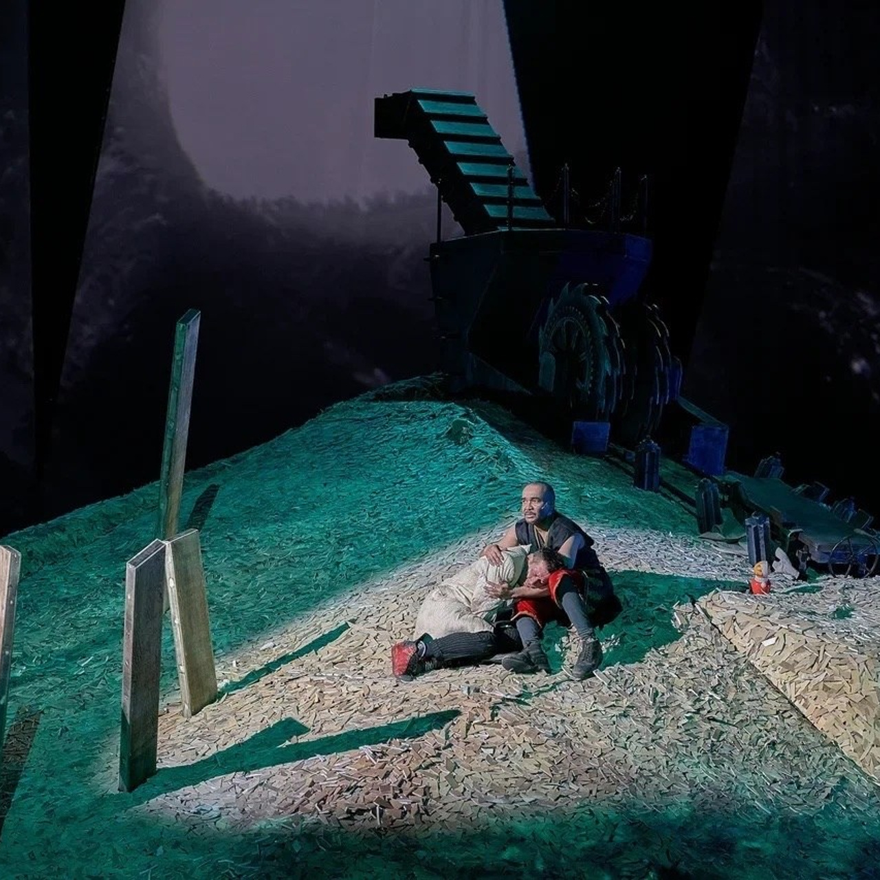 Декорации для спектакля «Лес» | МХАТ им. Горького. История занавеса. Превращаем идею в технологию