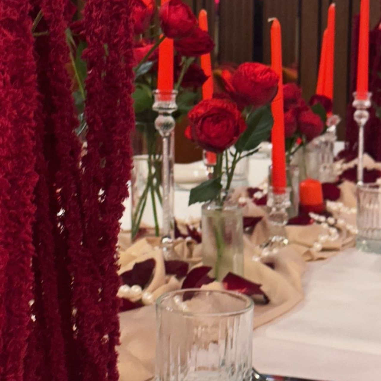 Красный в декоре