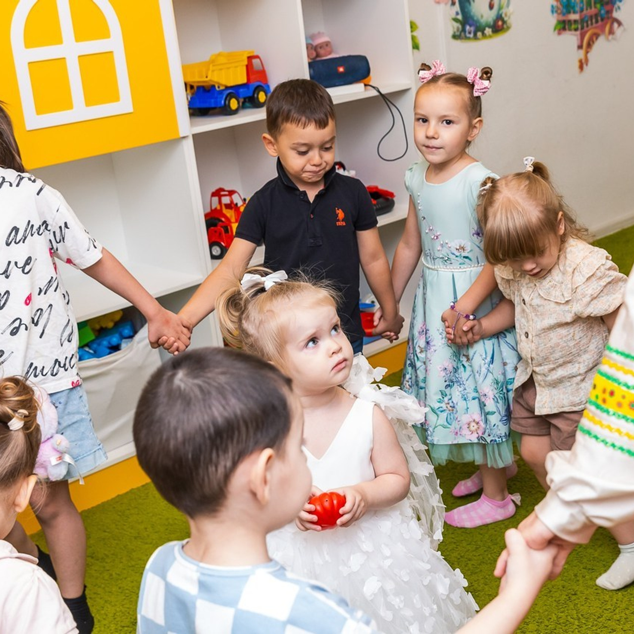 Студия школьной и детской фотографии в Москве. Школьные фотографы «НЕБУРАТИНО»