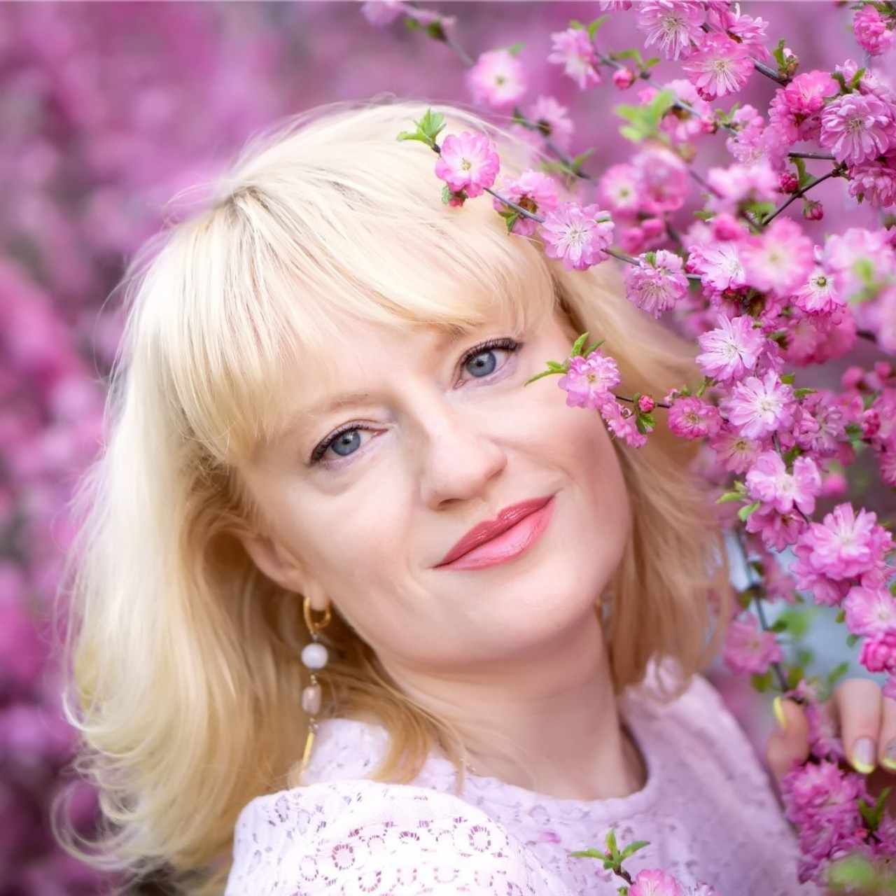 Елена в цветении (сакура и груша)