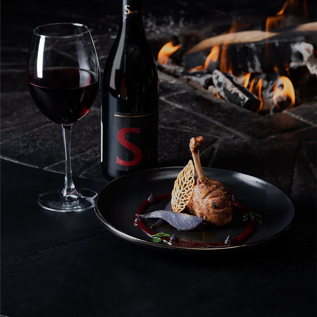 Контент для ресторана альпийской кухни в стиле Dark