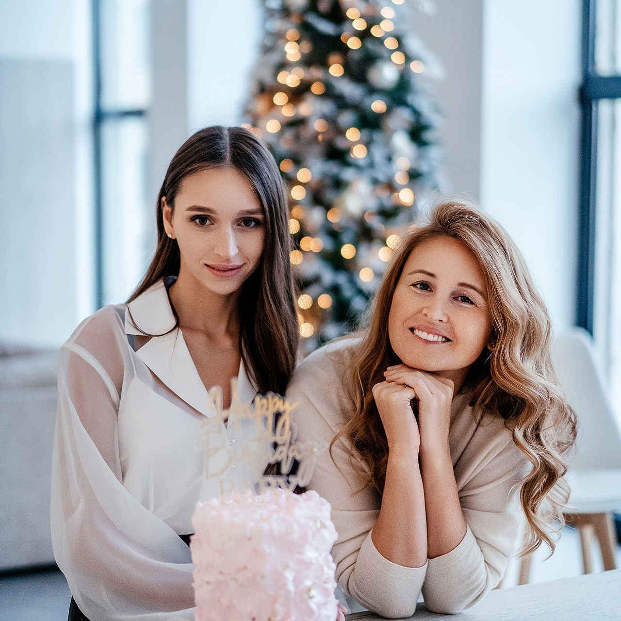 Съемка в студии. Контент съемка под ключ. Световое шоу / Москва и Мо