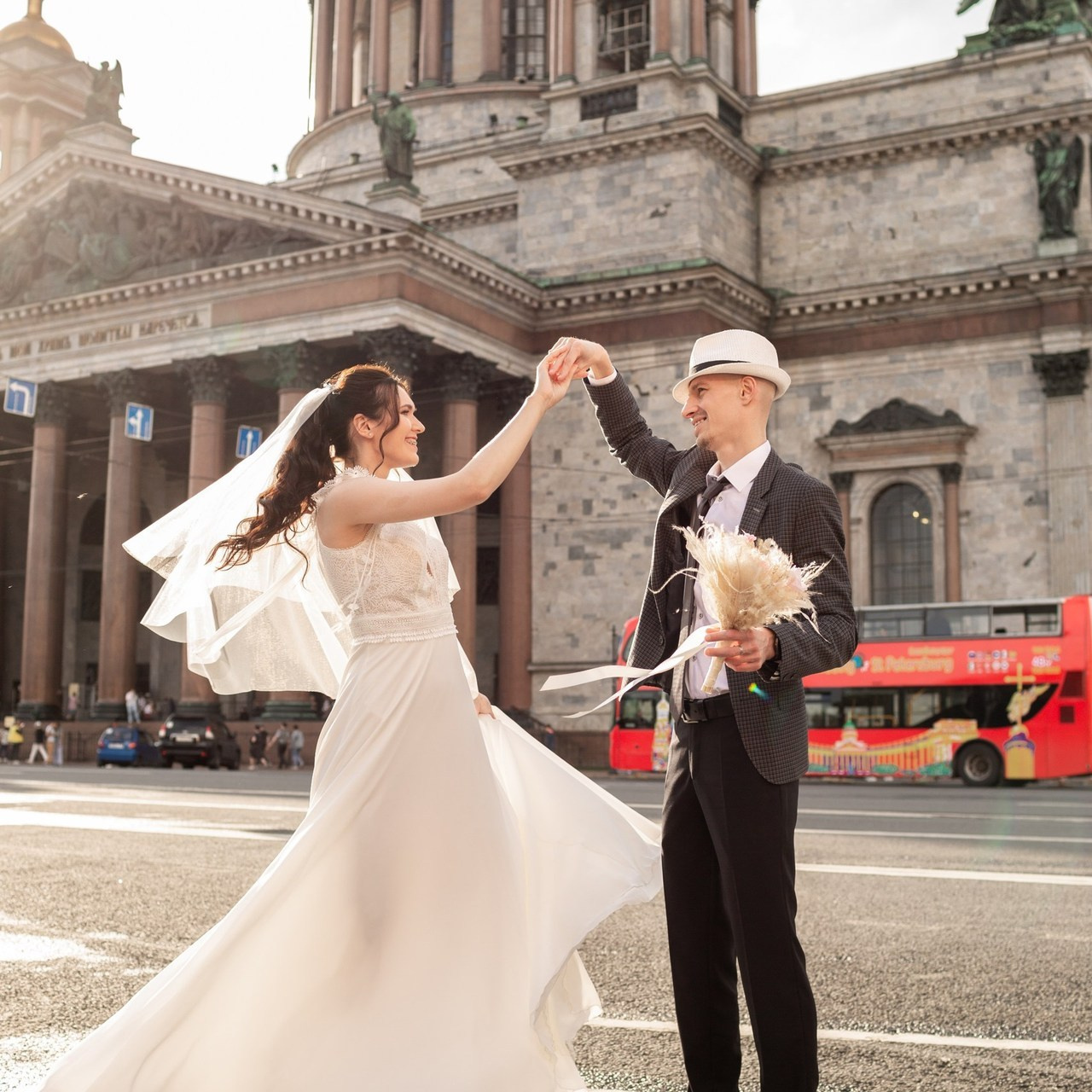 Проверенный свадебный фотограф. Свадебный фотограф Кирилл Белый