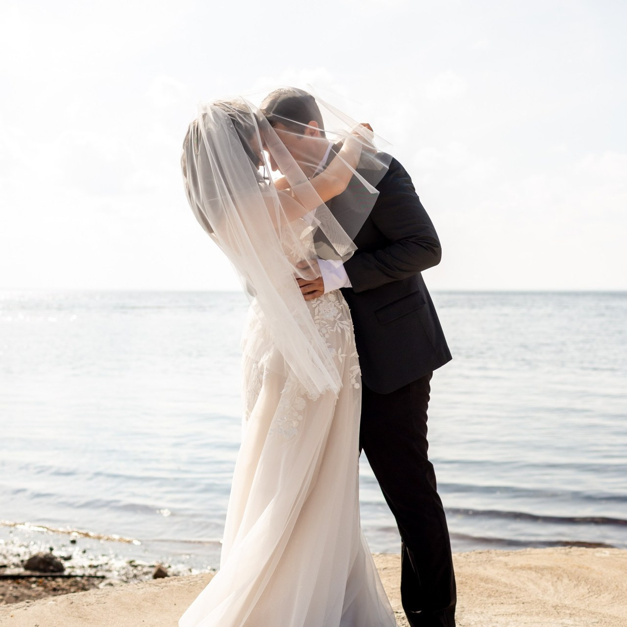 Проверенный свадебный фотограф. Свадебный фотограф Кирилл Белый
