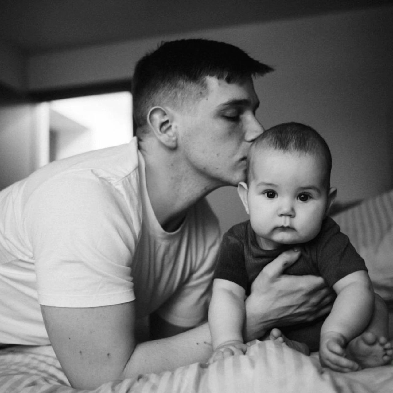 Наш папа не любит фотографироваться