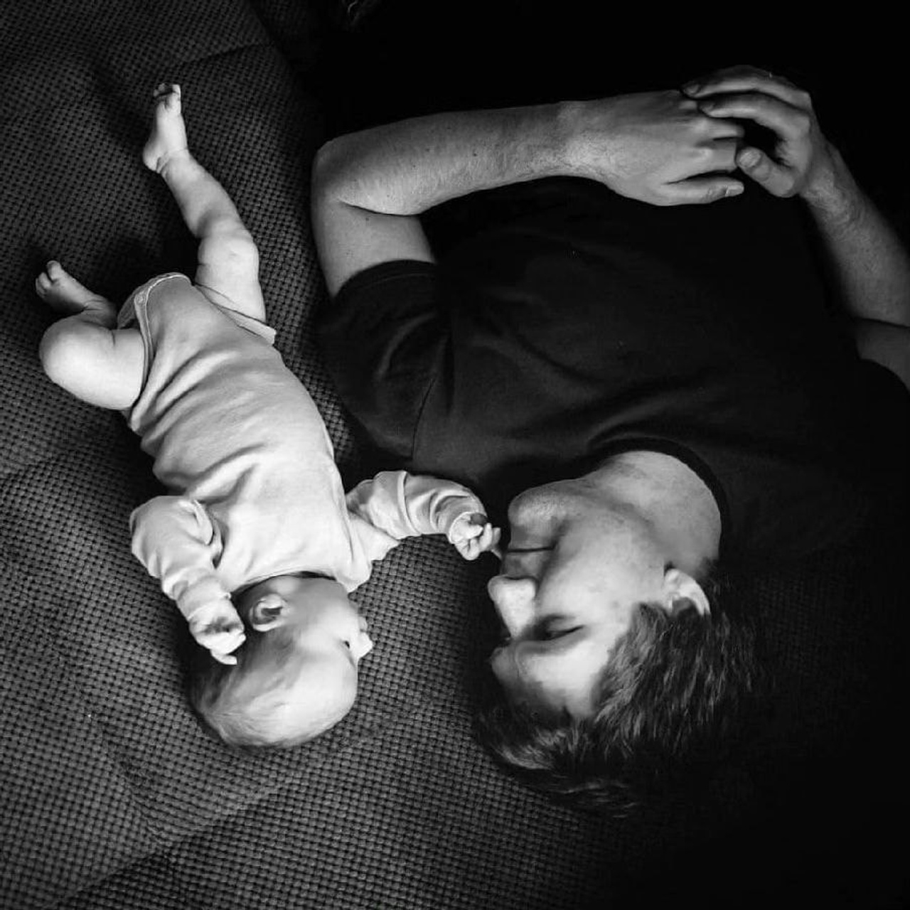 Наш папа не любит фотографироваться