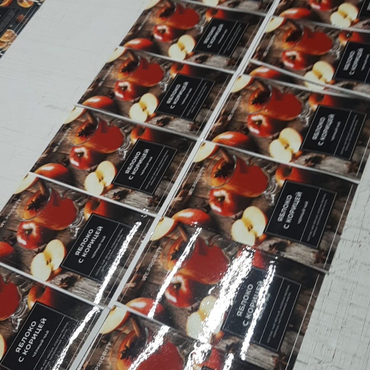 Самоклейка с резкой по контуру