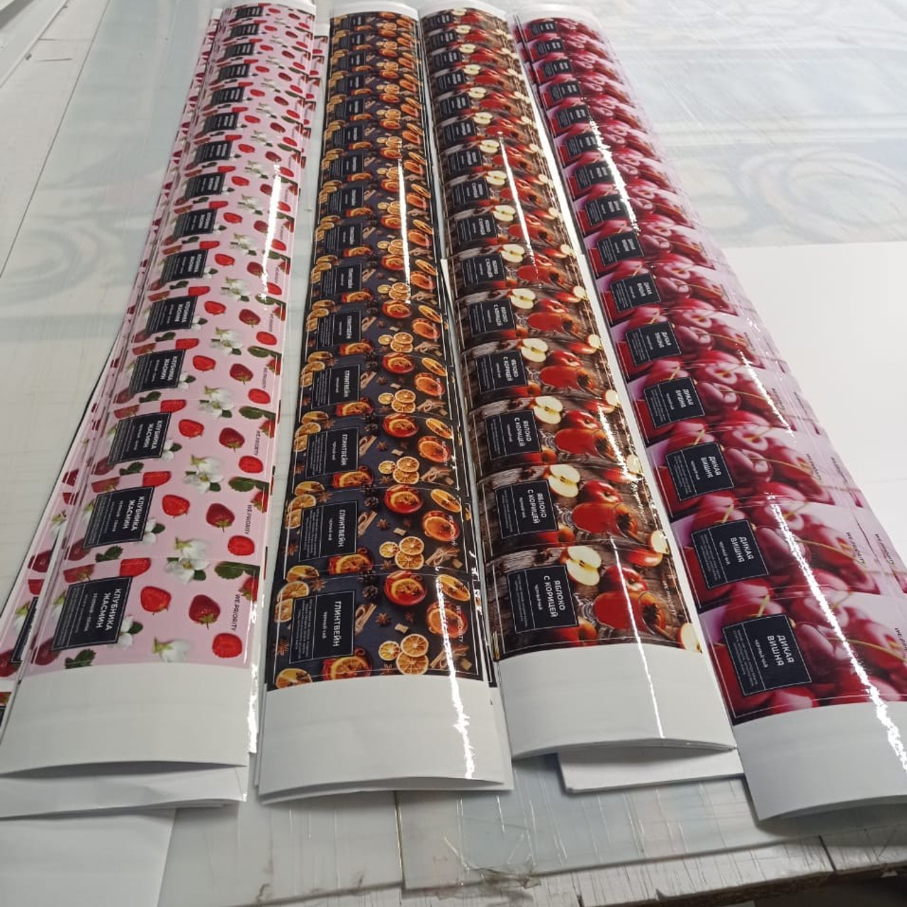 Самоклейка с резкой по контуру