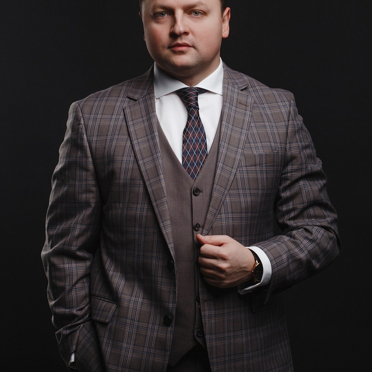 Ахметов, Хозяйкин и Партнеры