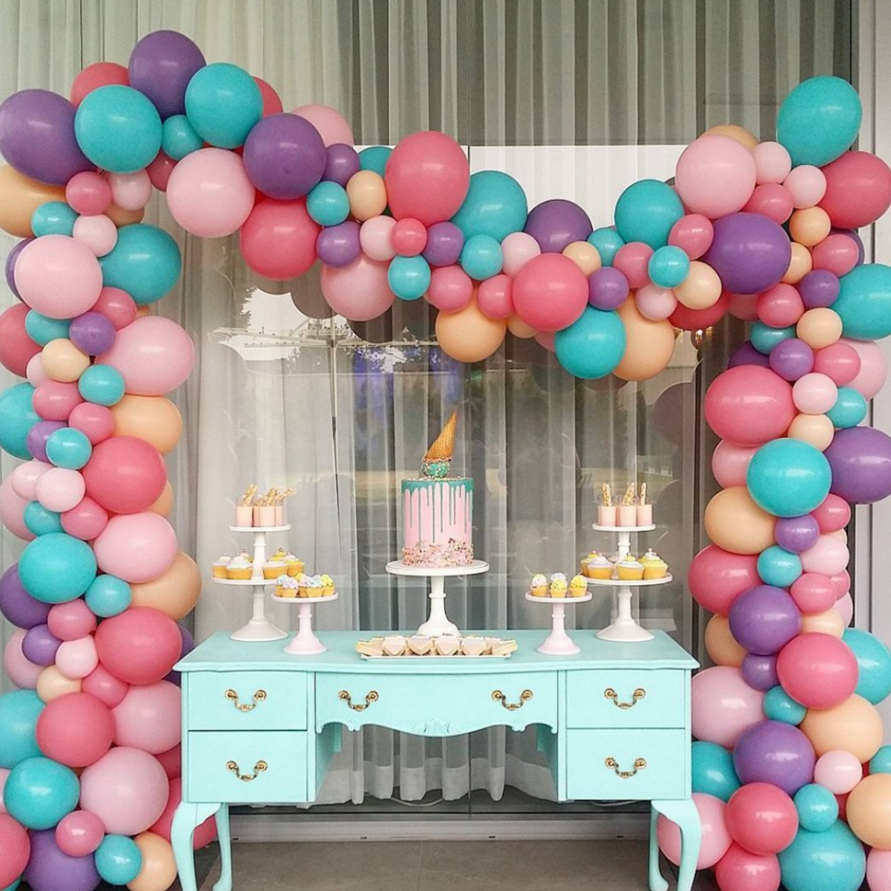 Dekoracija od balona balloons decorations. Шары с гелием, фотозоны Нови Сад Белград. Balone i dekoracije od balona Novi Sad Beograd