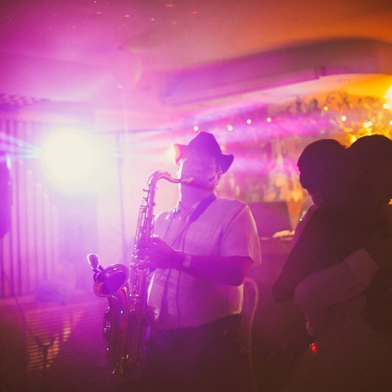 Отзывы. Саксофонист и поющий Ведущий Рустем Алюков в Уфе