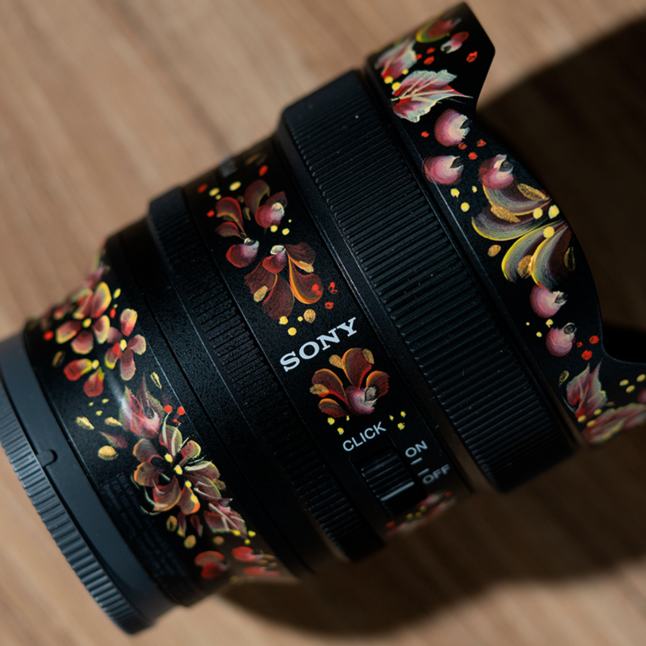 Sony 14 mm f 1,8 GM «Алый цветок»