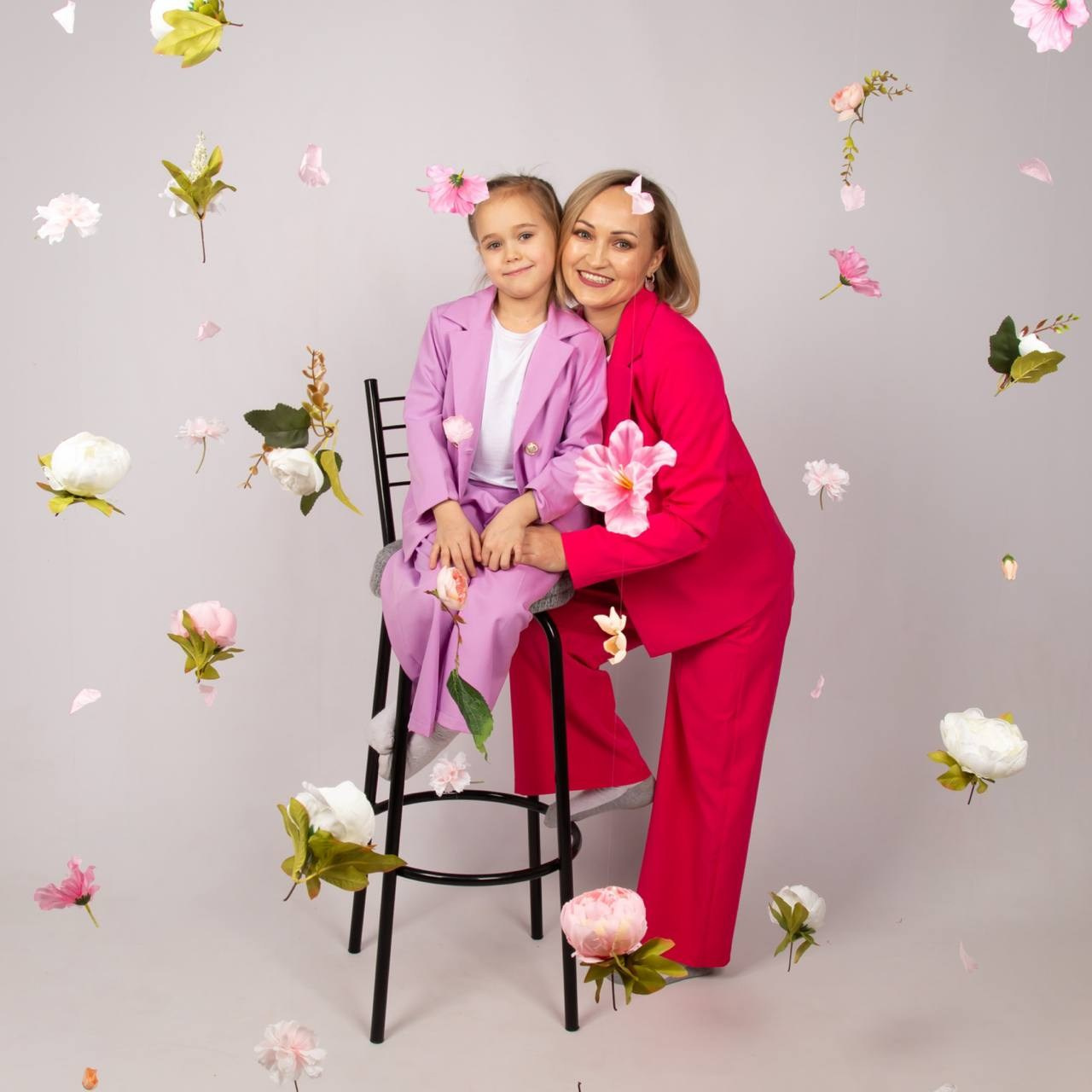 Фотостудия автопортрета DOUBLE-YOU в Сургуте