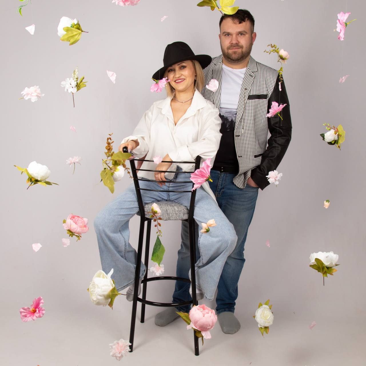 Фотостудия автопортрета DOUBLE-YOU в Сургуте