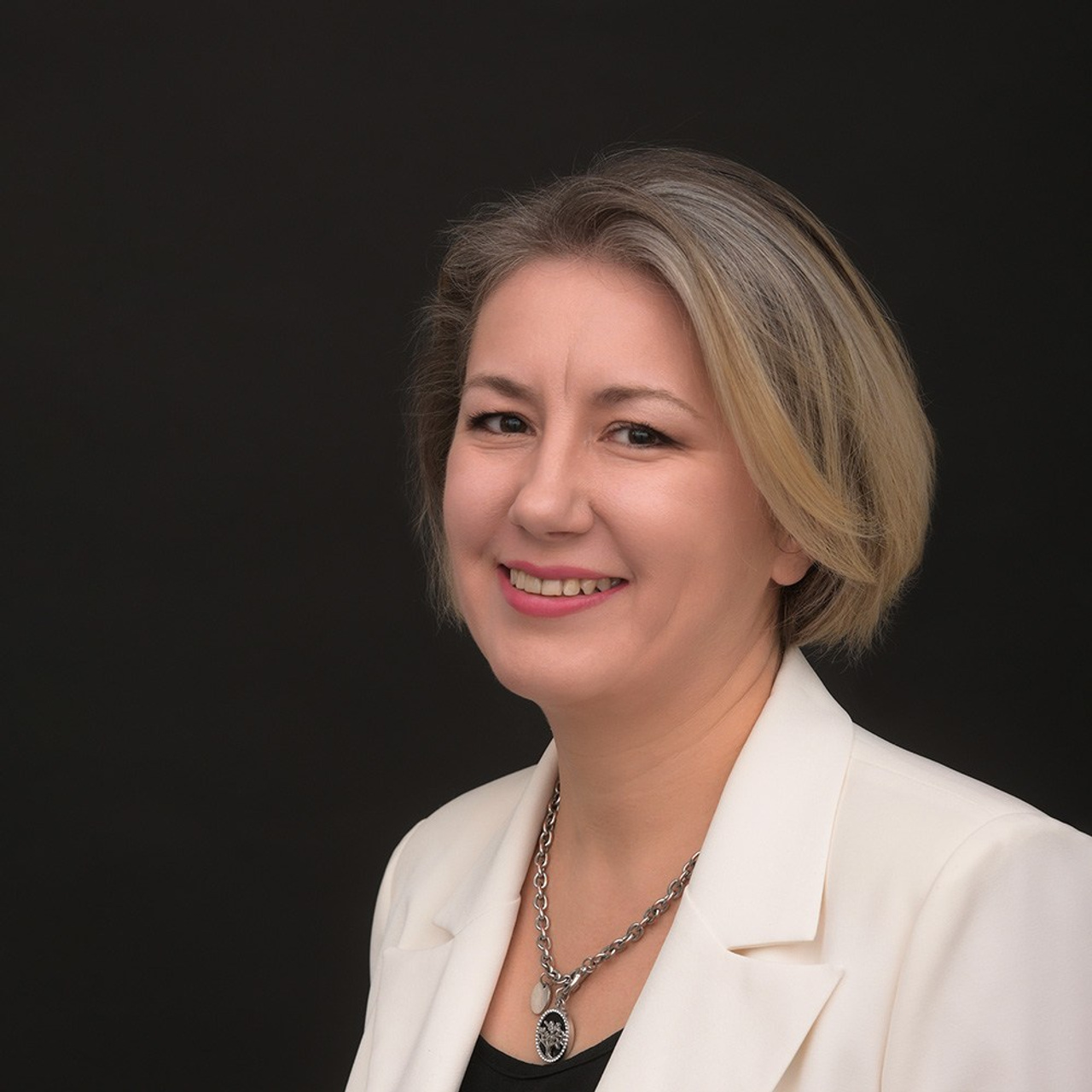 Бизнес-портрет и Vogue-съемка в Минске | Фотограф Андрей Лазарев