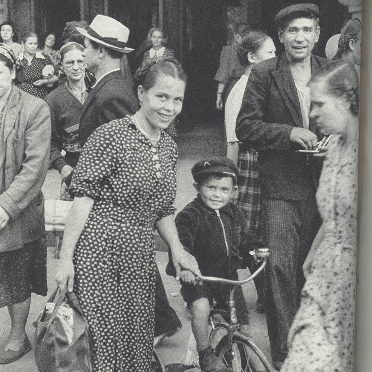 Анри Картье-Брессон — биография и альбомы известного фотографа. ТУРМАЛИН ТАНЯ ЖЕНСКИЙ ФОТОГРАФ В МОСКВЕ