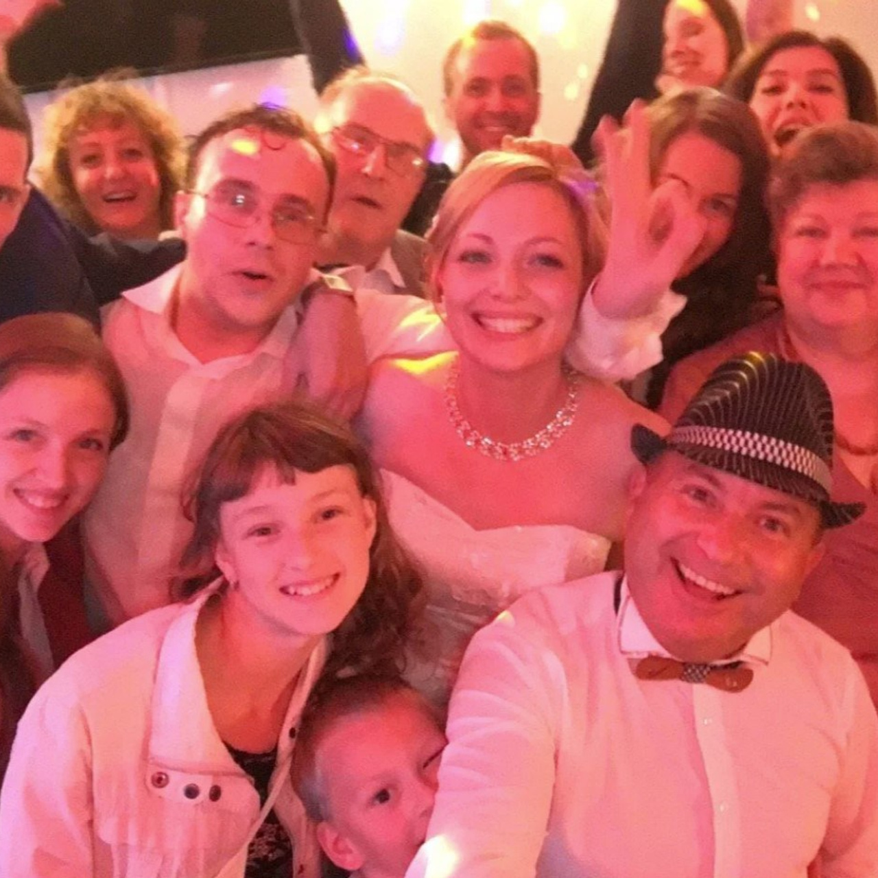 Ведущий Валерий Саксофонов