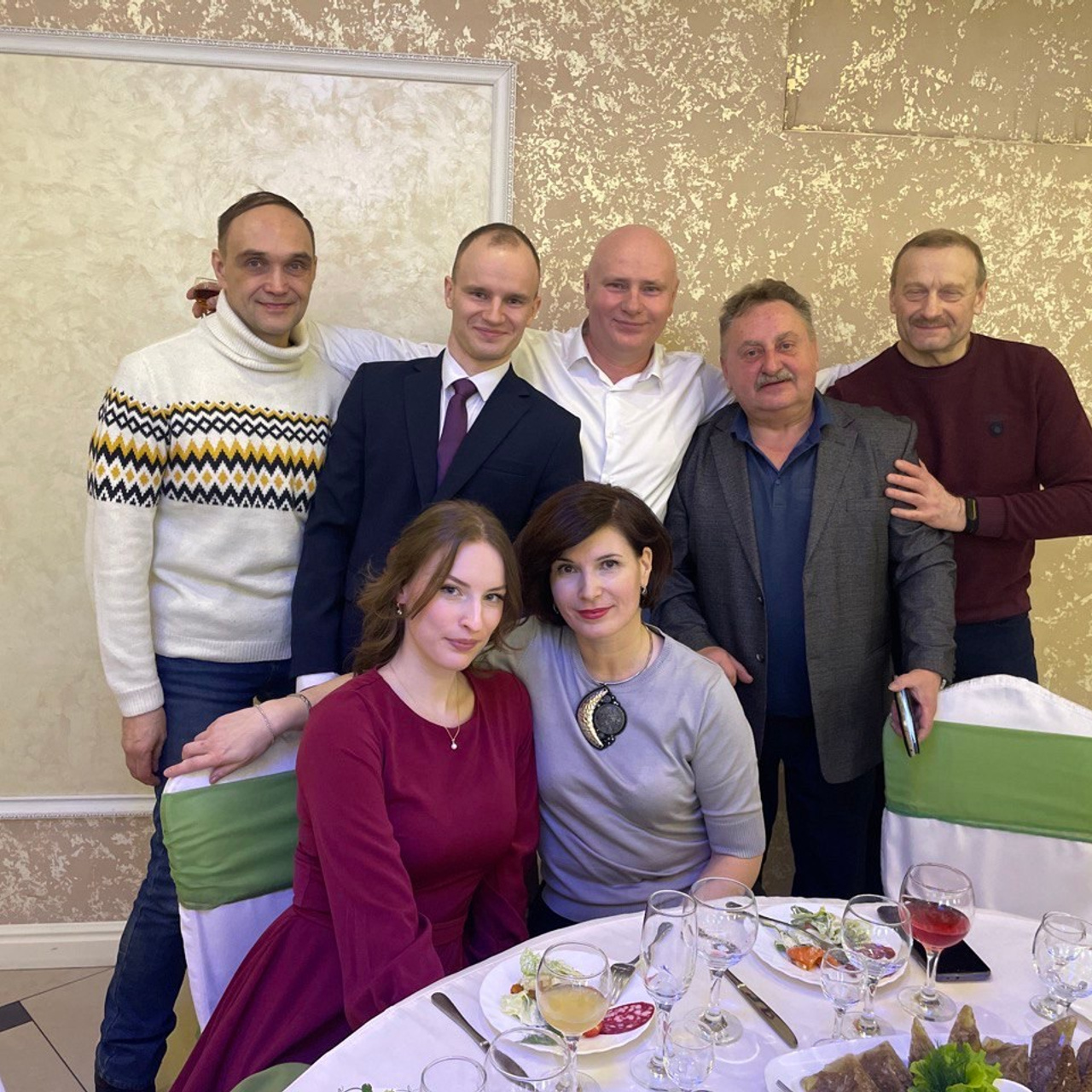 Ведущий Валерий Саксофонов