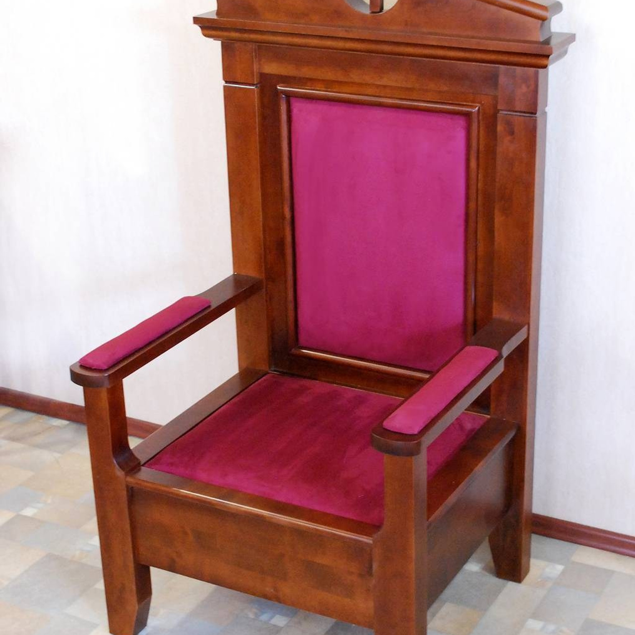 Трон. Стильная домашняя мебель