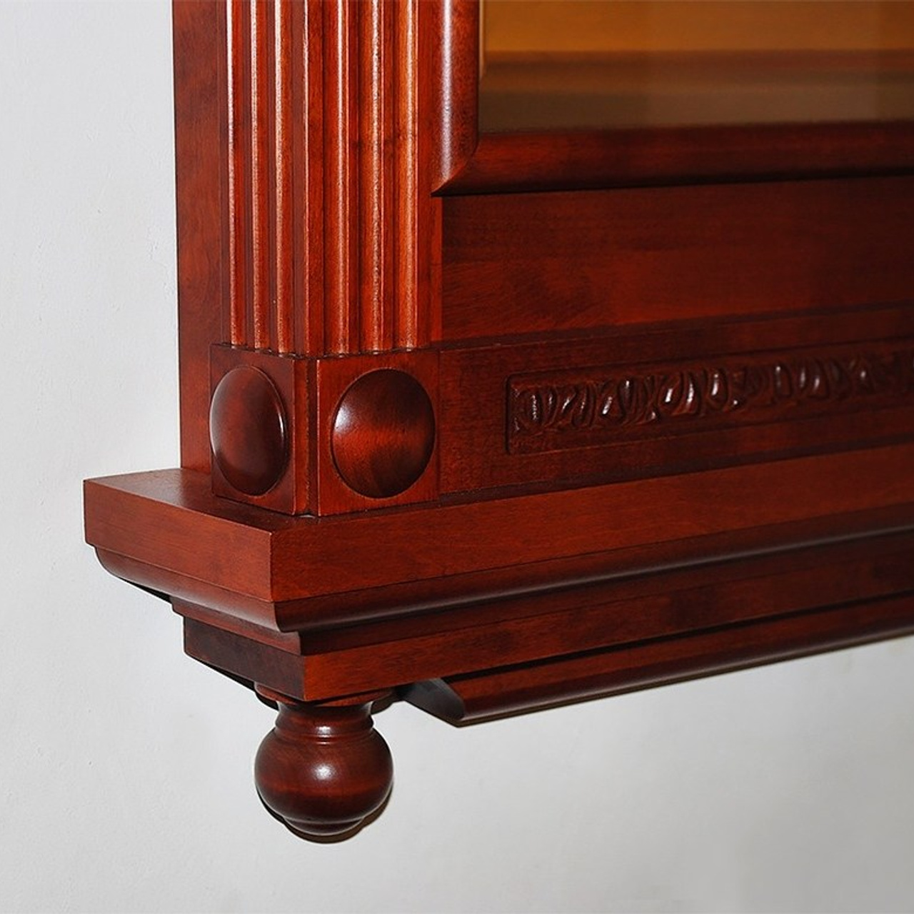 Киоты навесные. Стильная домашняя мебель