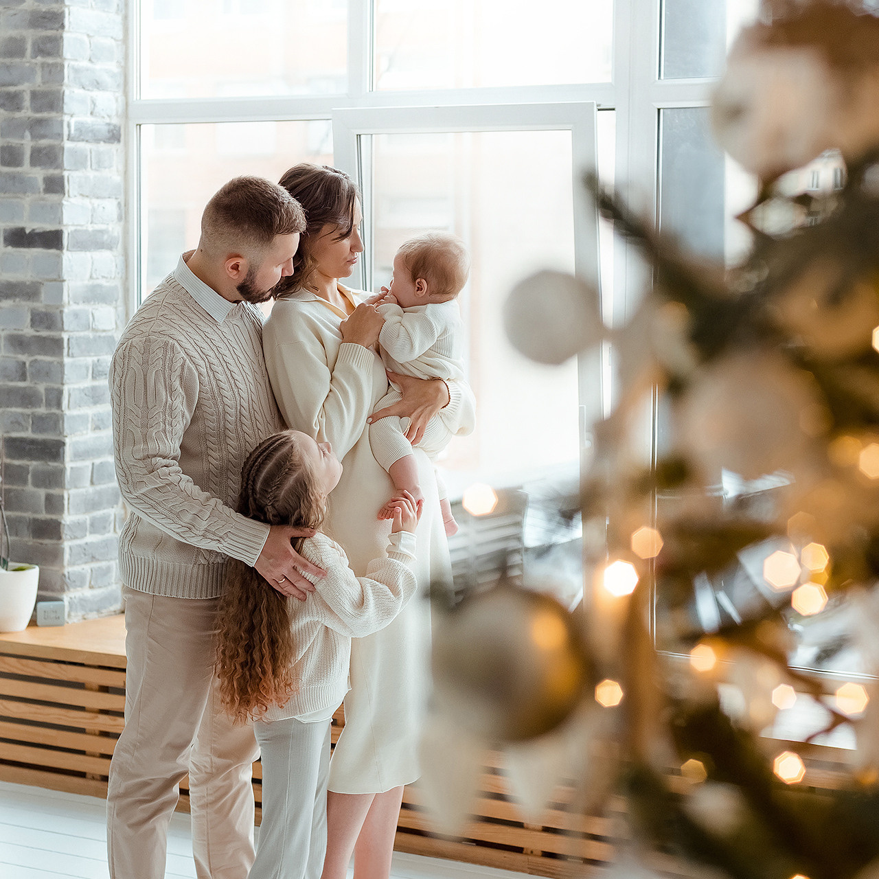 Семейная новогодняя фотосессия со стилистом и визажистом