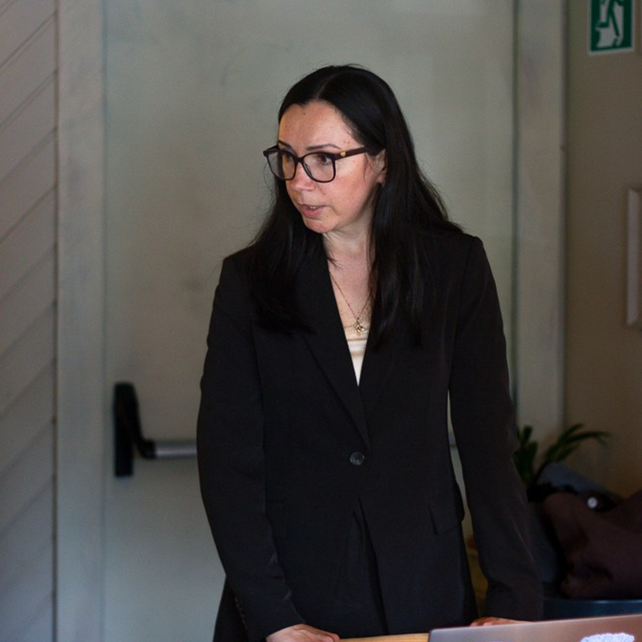 Коля в бизнес-центра Аквамарин. Портретный фотограф Москва Юлия Трякина