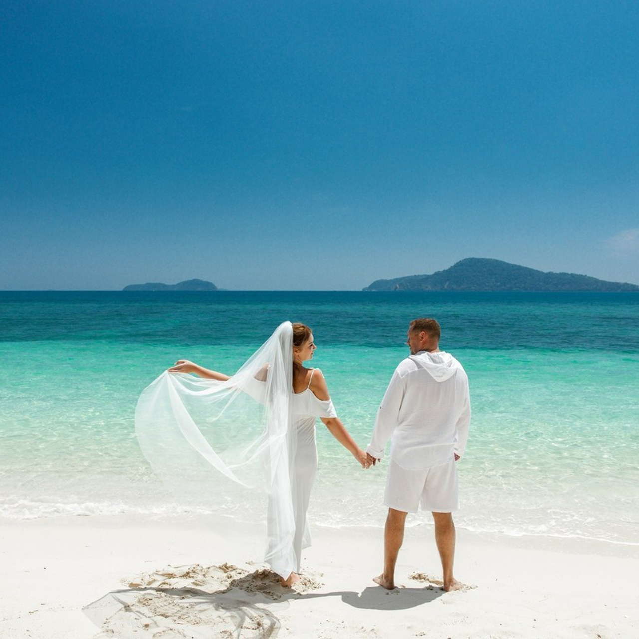 The best reviews about a photo shoot in Thailand. Photographer in Phuket. Photographer Thailand