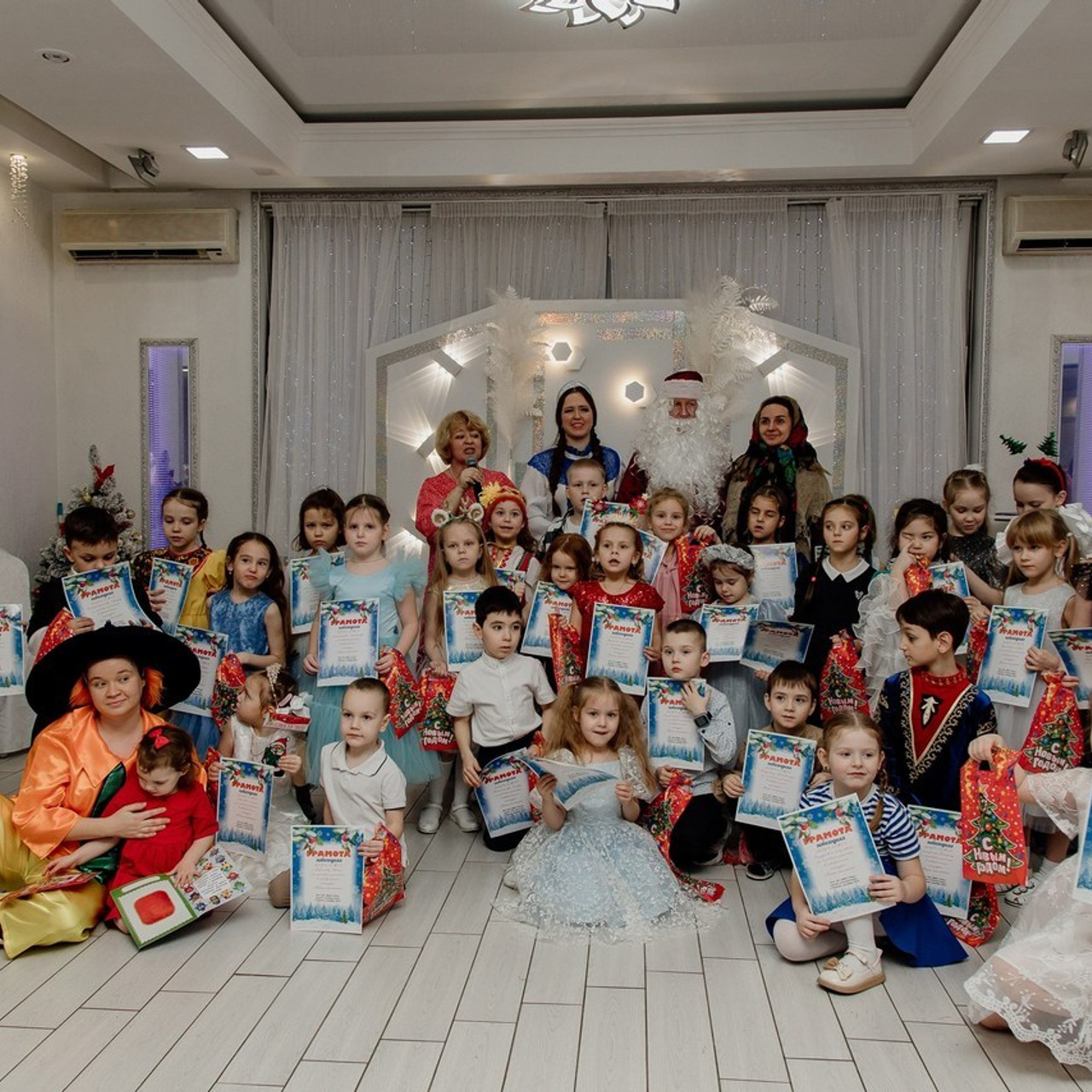 Отзывы. Фотограф Авилова Дарья ● Тюмень● Съемка больших семей ●Архив поколений