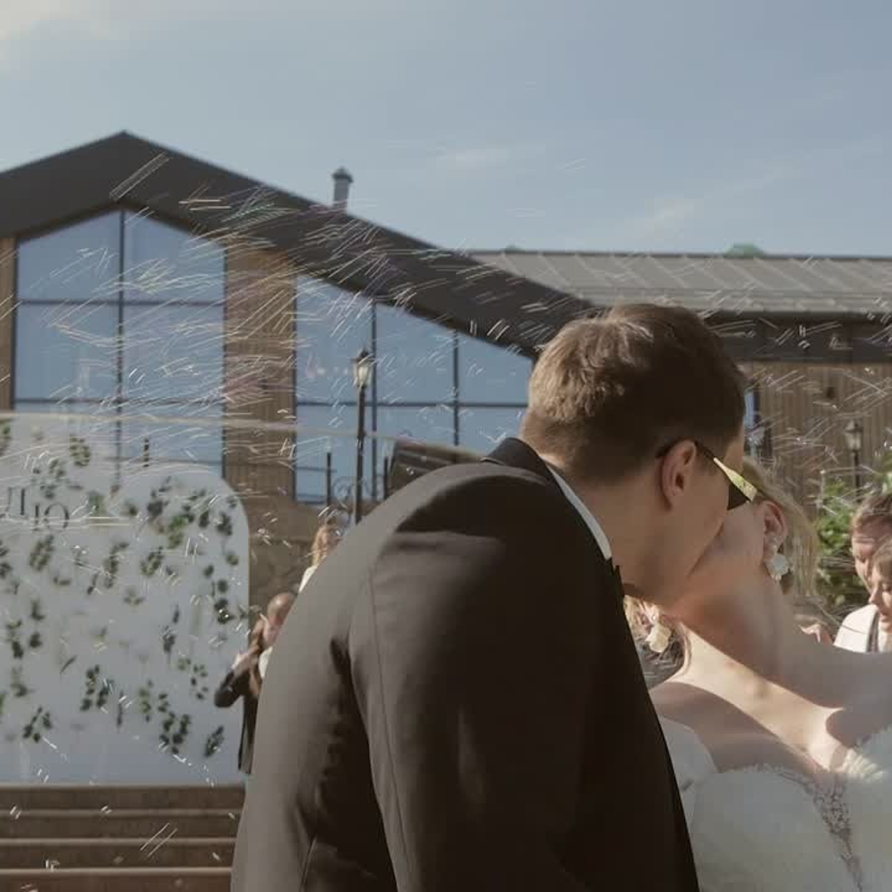 Свадебные фильмы. Кадры Искусства