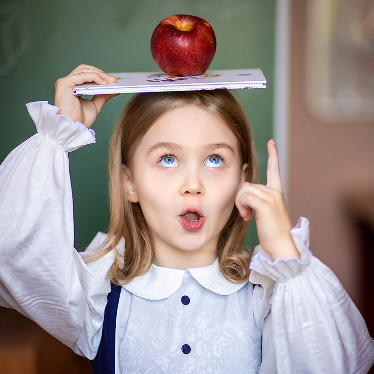 Детский выпускной альбом — индивидуальный портрет ученика на отдельной странице