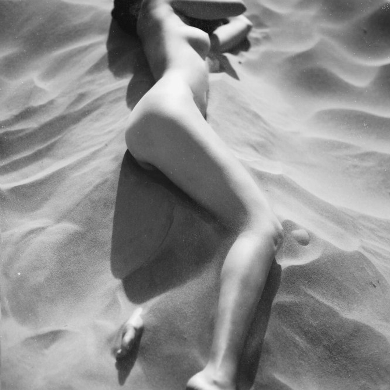 - фотосессии в эксклюзивных образах в  СПб и Москве. провожу регулярны. Фотограф Облако Александра