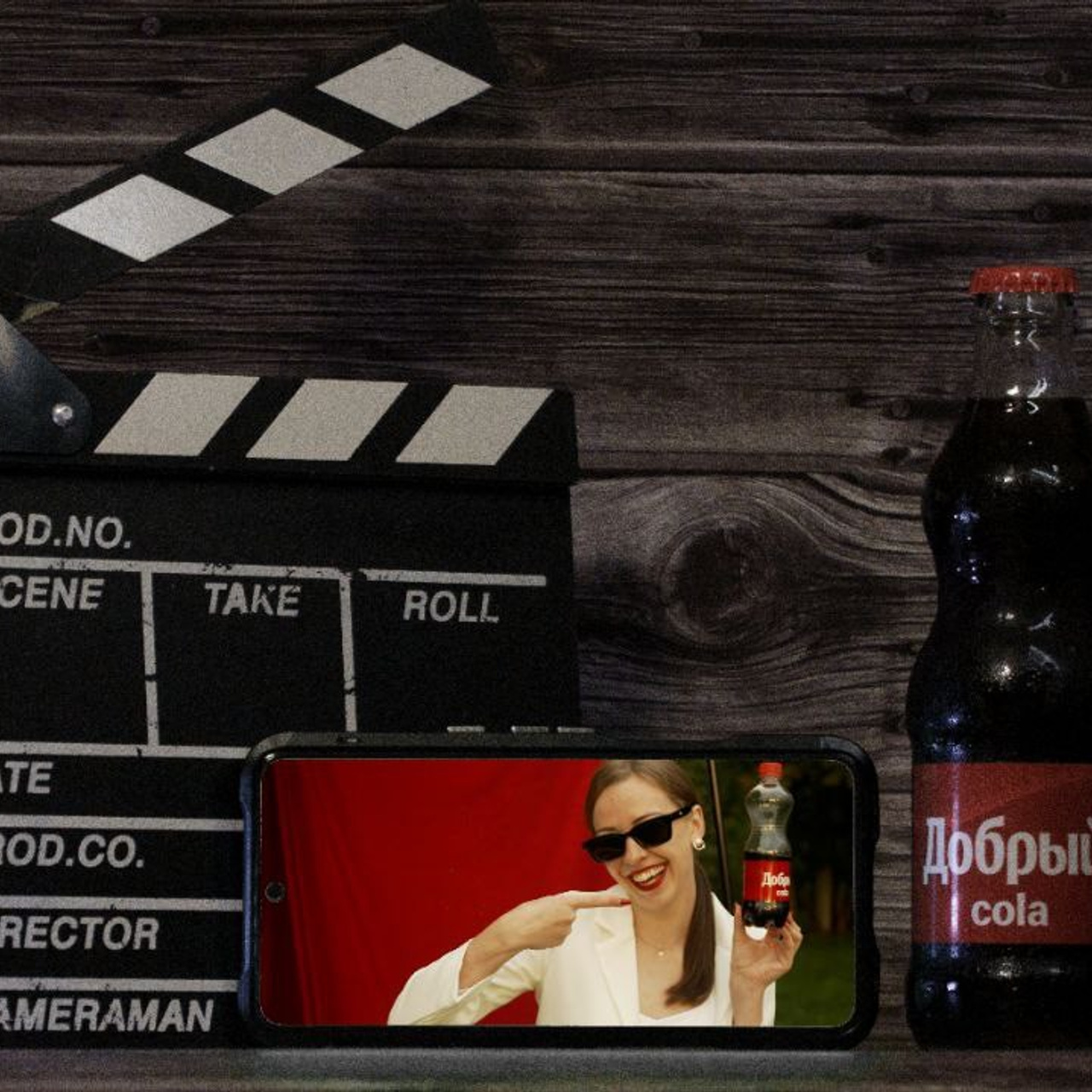 Фотопроект на красном фоне «Полина и Кола»