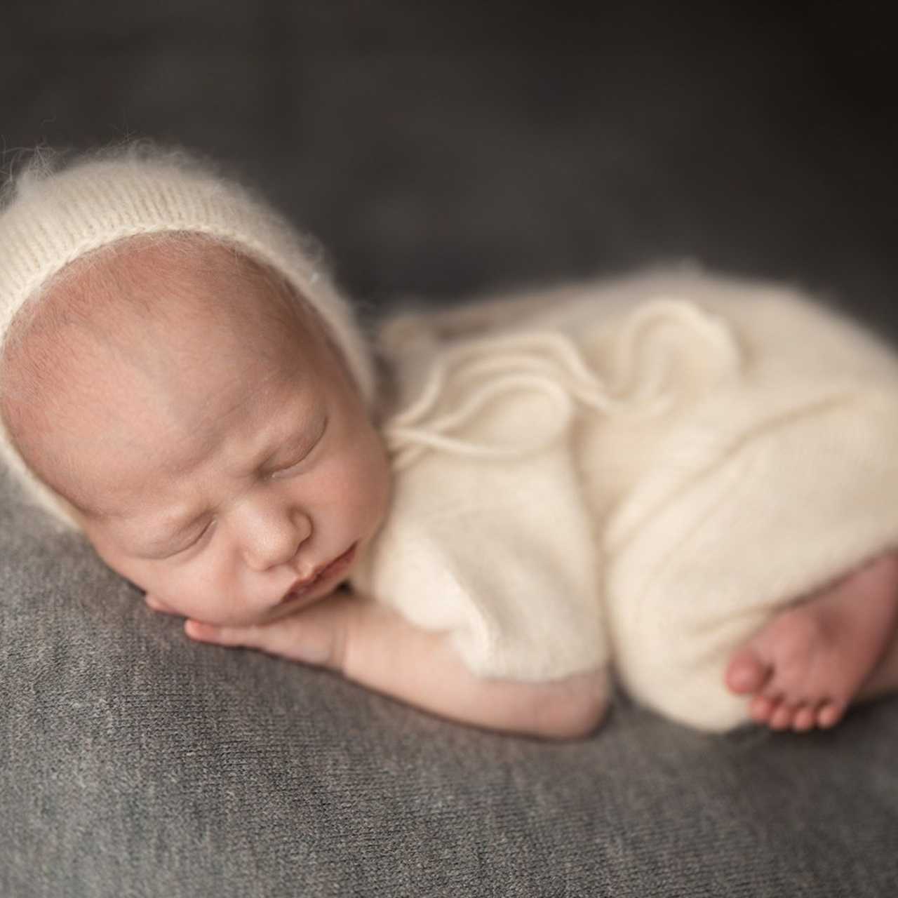 Отзывы о студии фотографов новорожденных и Церковных Таинств в Старом Осколе Юрия и Ольги Гильфаовых. Фотостудия для новорожденных в Старом Осколе Гильфановых Юрия и Ольги