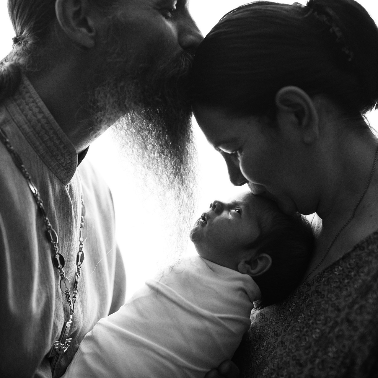 Отзывы о студии фотографов новорожденных и Церковных Таинств в Старом Осколе Юрия и Ольги Гильфаовых. Фотостудия для новорожденных в Старом Осколе Гильфановых Юрия и Ольги