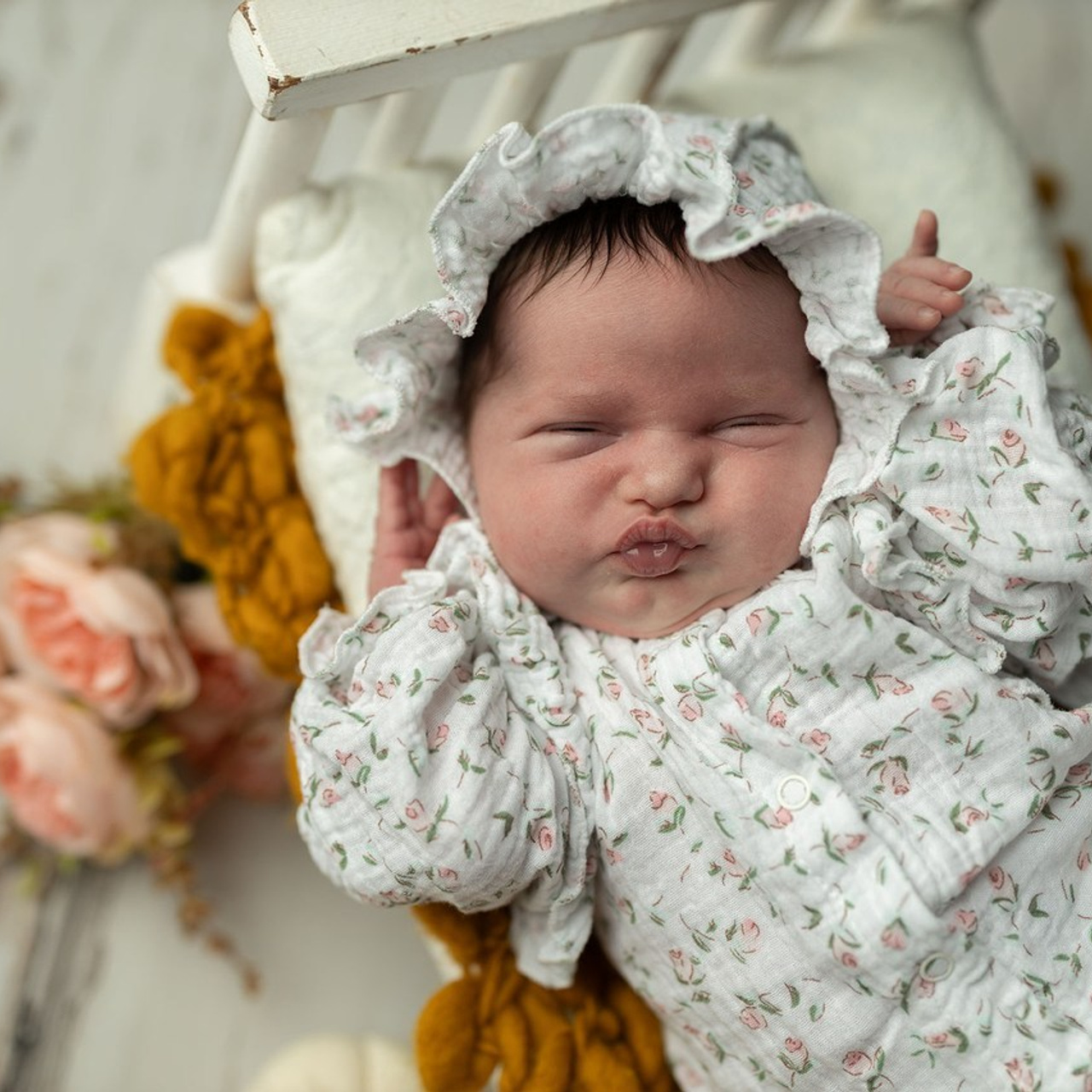 Отзывы о студии фотографов новорожденных и Церковных Таинств в Старом Осколе Юрия и Ольги Гильфаовых. Фотостудия для новорожденных в Старом Осколе Гильфановых Юрия и Ольги